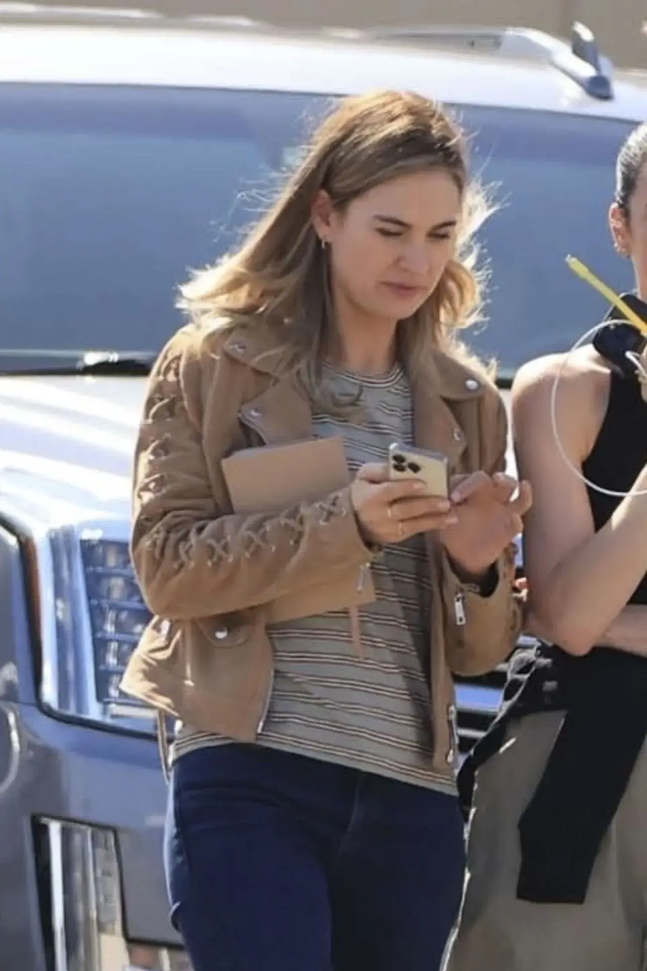 LILY JAMES STILLS ON SET IN LA CONTINUING HER WORK ON THE FILM SWIPED 2